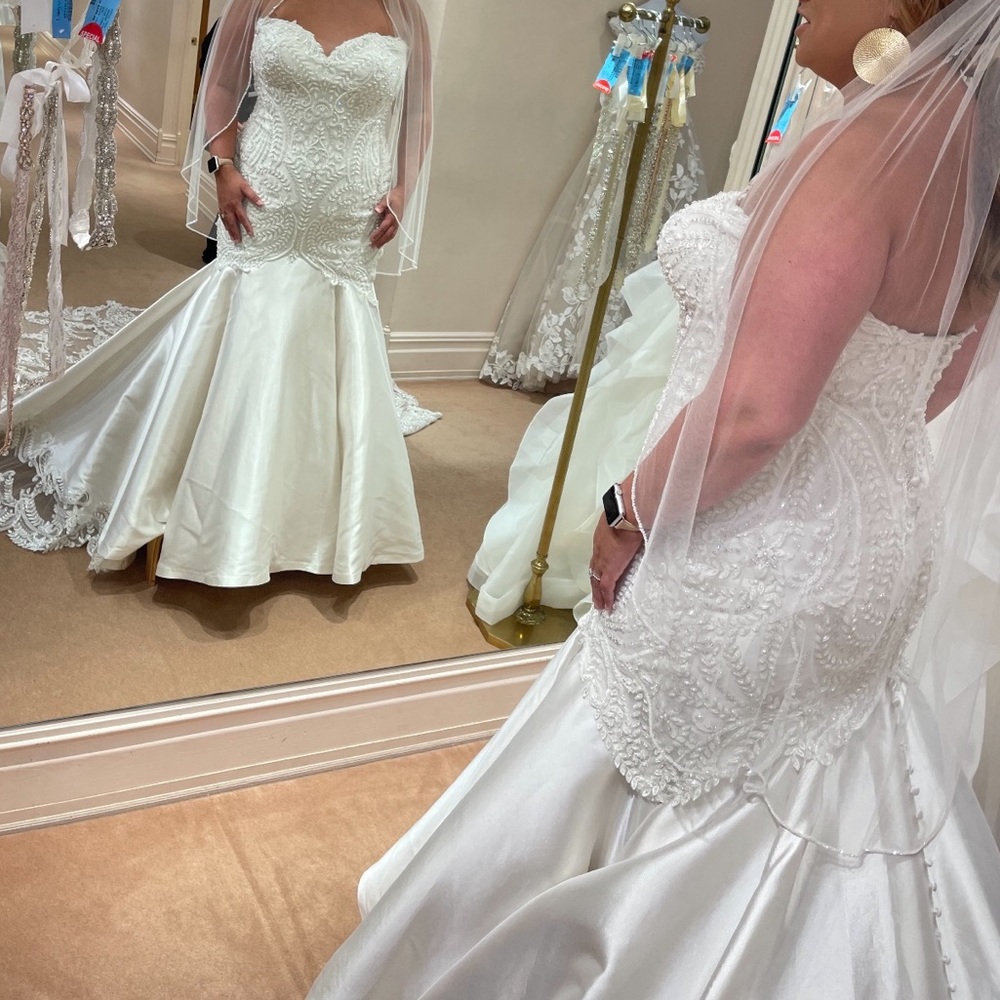 WEDDING DRESS